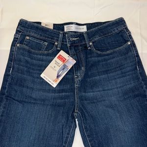 Levi’s Mid Rise Skinny Crop.